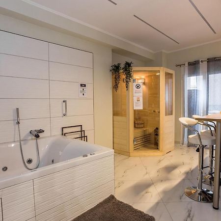 Romantic Deluxe Svite Wise Jacuzzi And Sauna Athen Eksteriør bilde
