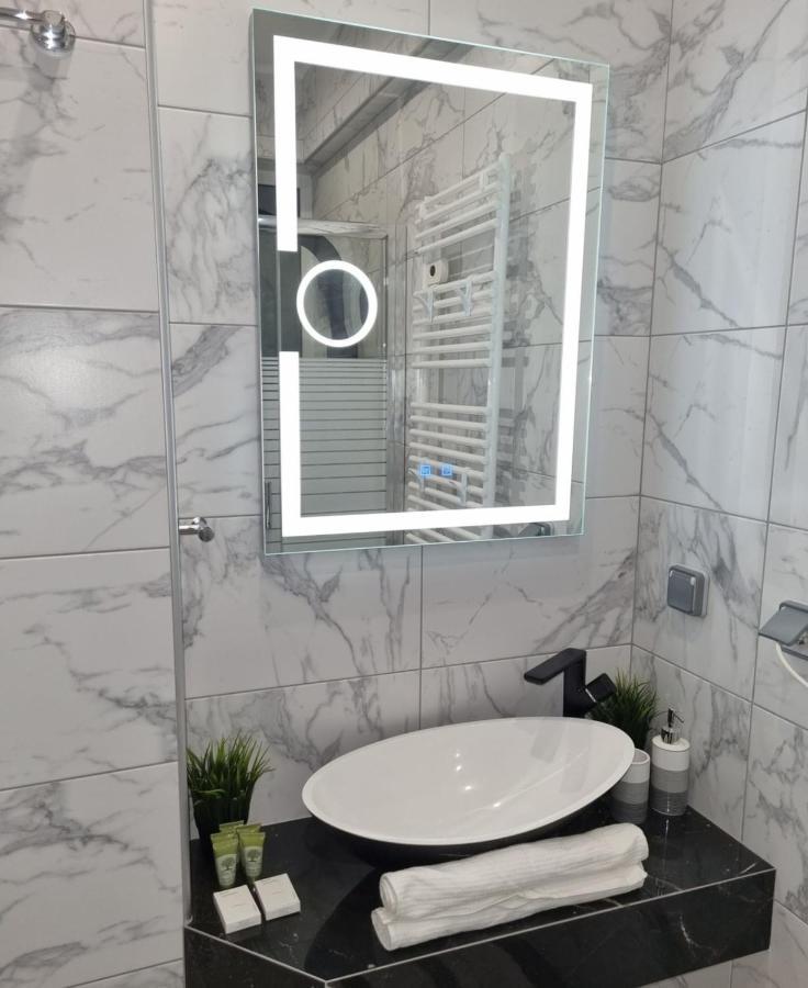 Romantic Deluxe Svite Wise Jacuzzi And Sauna Athen Eksteriør bilde